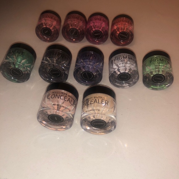 🔥3/$20 HUGE LOT Younique Moodstruck Minerals Pigments Blusher Concealer Resale - Picture 7 of 7